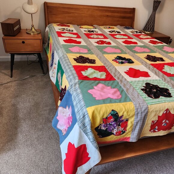 1970s Double knit Quilt Blanket Leaf Pattern Handmade Bright Colors Queen VTG - Picture 3 of 8